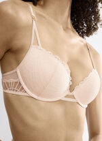Triumph push-up beugelbeha van fijn elastisch kant 