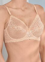 Triumph Compliment beugelbeha met mooie kant POEDER