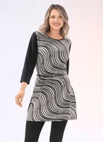 Tuniek met zwarte riem 