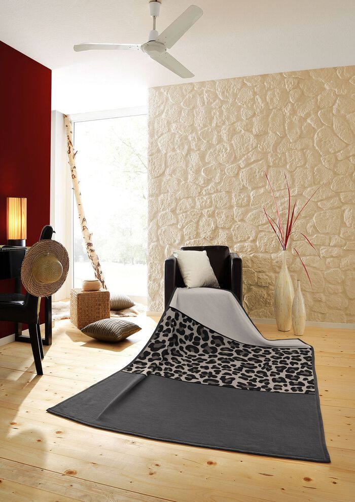 Deken in trendy luipaardprint design 