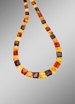 Toffe halsketting met bonte, vierkante stukken echte barnsteen 