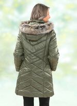 Lange jas met afneembare kunstbontgarnering 