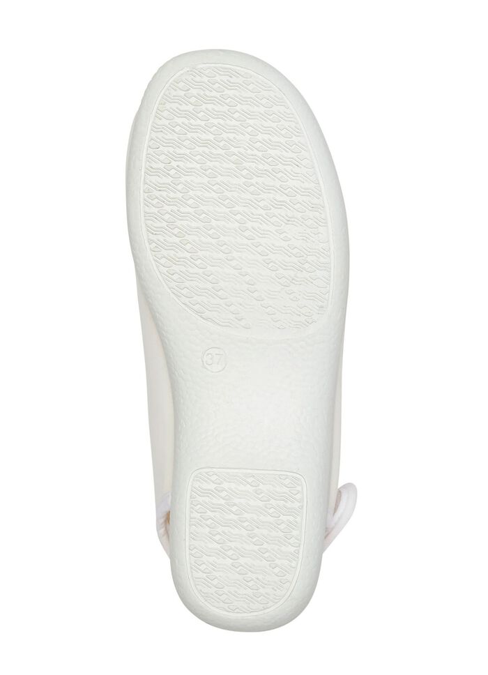 Sandaal gemaakt van elastisch textielmateriaal 