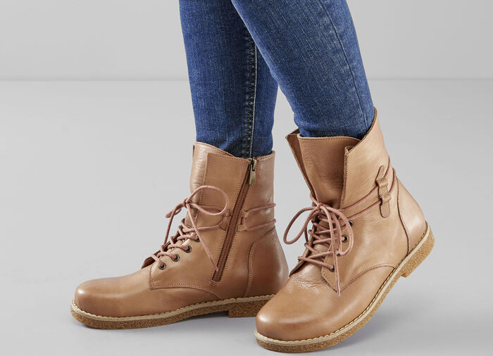 Andrea Conti veterlaarzen van zacht nappaleer COGNAC