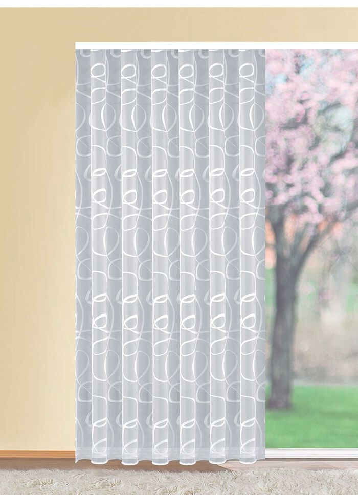 Lichte, transparante vitrage met universele railband 