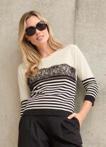 Trui met kanten rand 