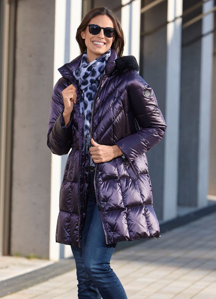 Korte donsjas ook in het zwart 