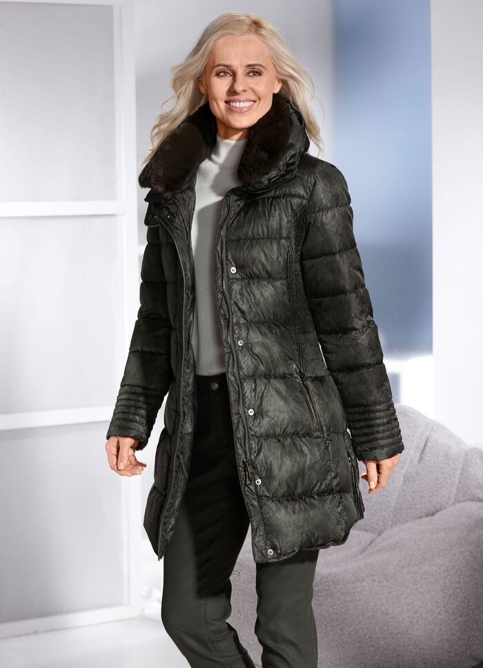 Jas met reptielenmotief 