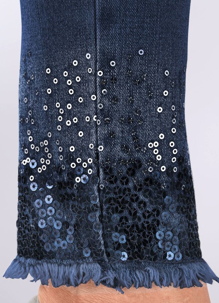 Premium jeans met franjes aan de zoom. 