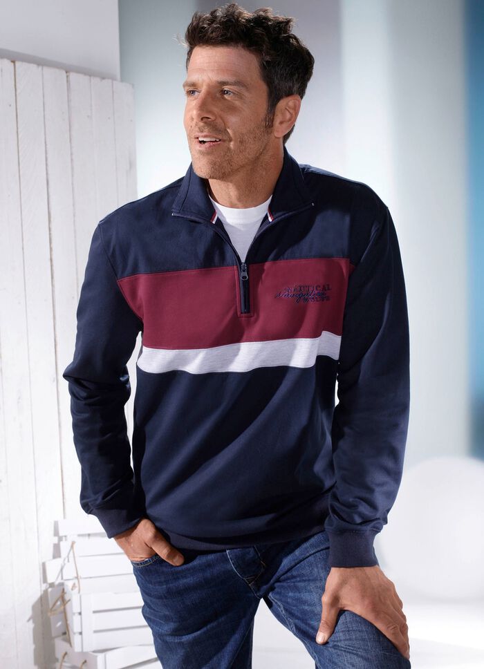 Troyer met borduursel 