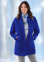 Jas met een opvallende kraagoplossing 