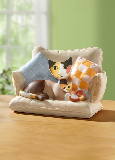 Kattenmoeder op de bank uit de Rosina Wachtmeister-collectie 