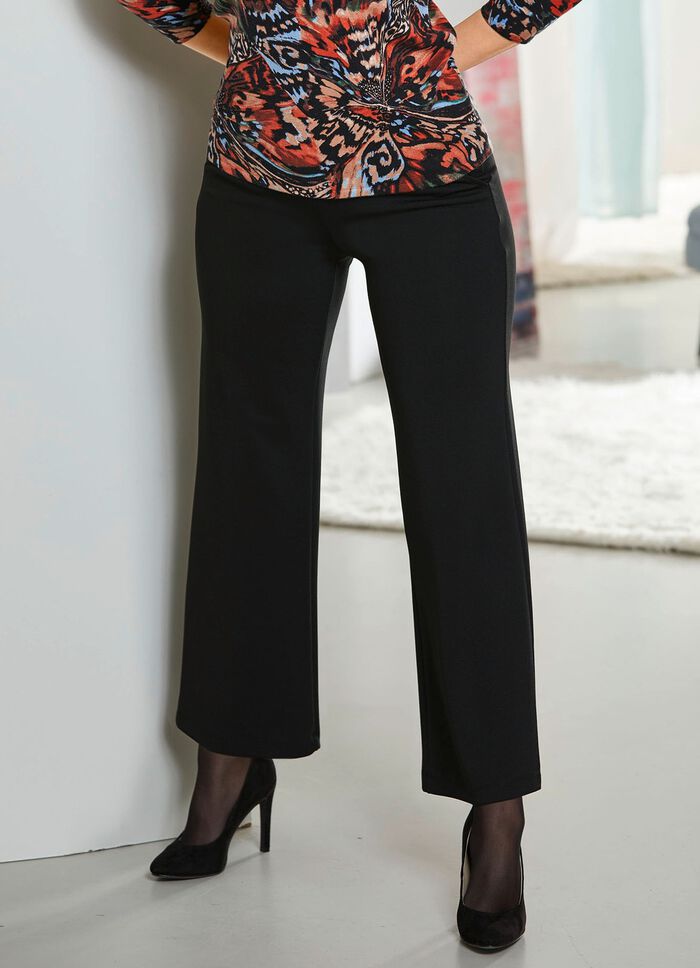 Broek met modieuze wijdte 