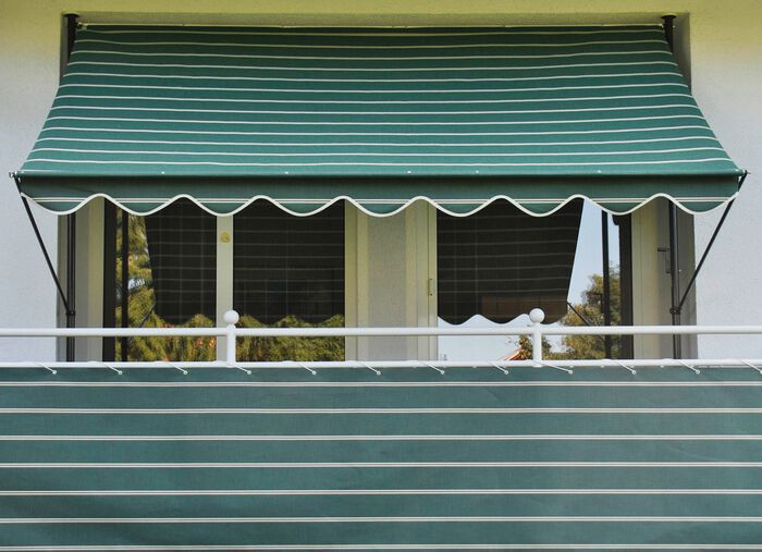 Klem-zonnescherm met kettingaandrijving binnenin GR&Uuml;N-BEIGE