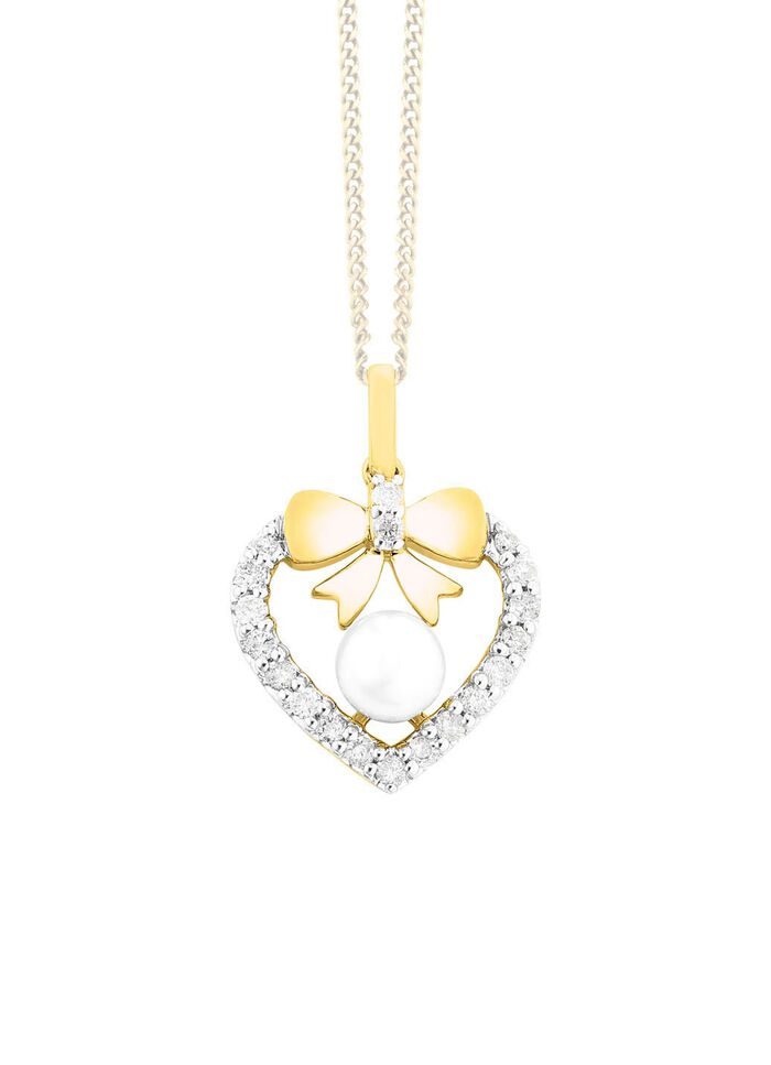 Hanger met 19 briljanten en zoetwaterkweekparel 