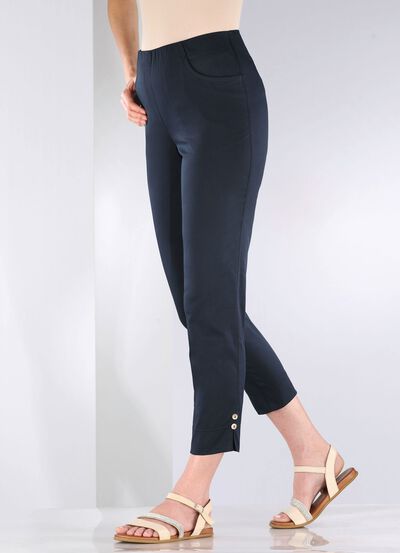 Broek met decoratieve sierknopen 