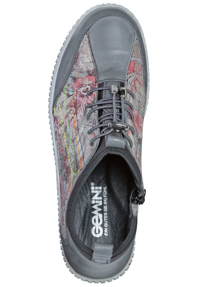 Gemini-laarsje met effectieve stiksels 