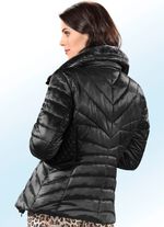 Korte jas in 2 kleuren, licht getailleerd model ZWART