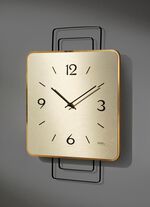 Wandklok met houten behuizing van AMS 