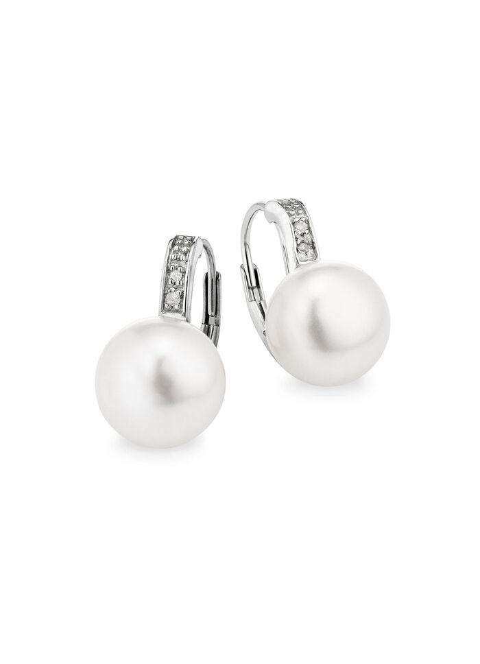 Oorbellen met zoetwaterkweekparels en diamanten 