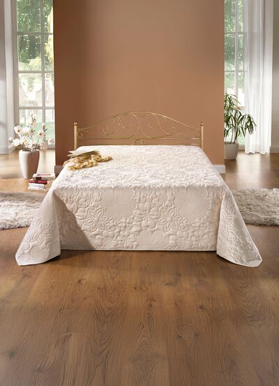 Uitstekend gemaakte sprei en bijpassende kussenslopen 