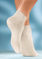 Set van zes sokken in verschillende kleuren 