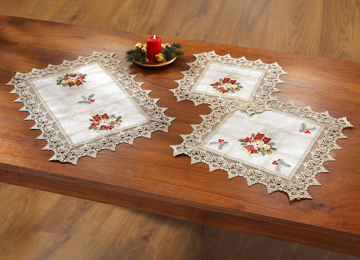 Feestelijke tafel- en kamerdecoratie met macramérand CREME-ROOD