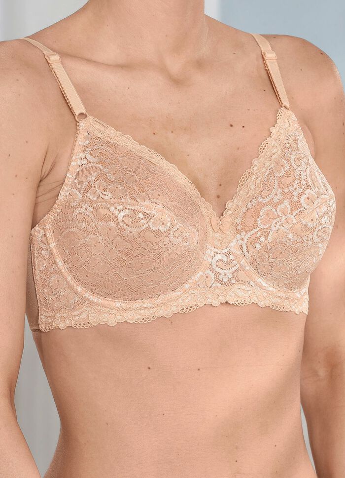 Triumph Compliment beugelbeha met mooie kant 