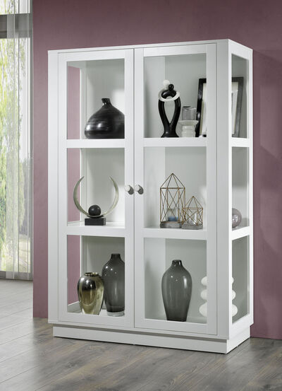 Vitrinekast met aluminium knoppen in goudlook 