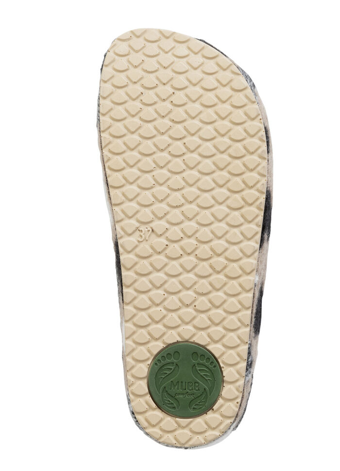 Mubb pantoffels van wolvilt met een brutaal hartjesmotief BEIGE-ZWART