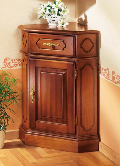 Hoekladekast met elegante, goudkleurige metalen handgrepen 