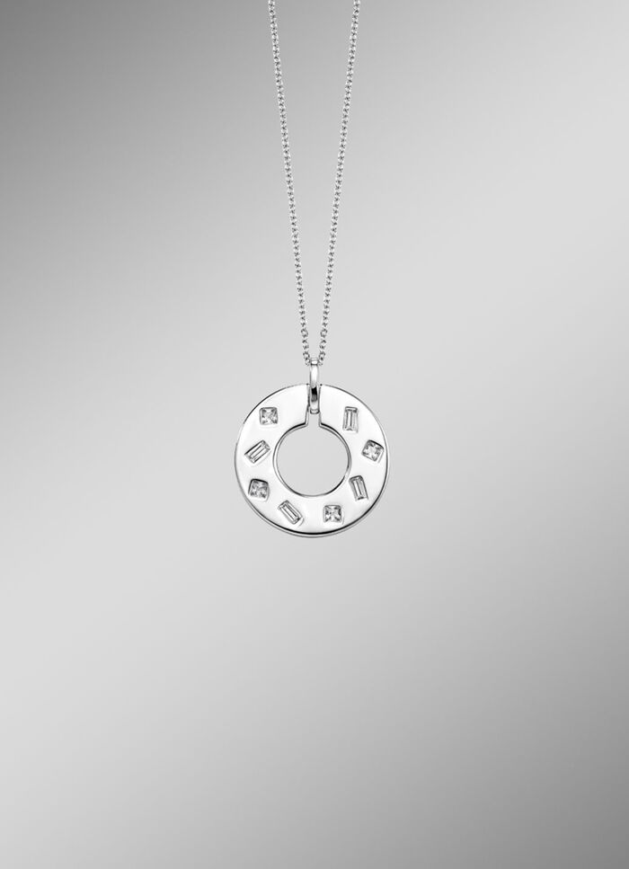 Tijdloos mooie hanger met sprankelende synthetische zirkonia!