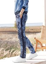 Broek met galonstrepen aan de zijkant 