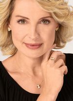 Met diamanten bezette ketting 