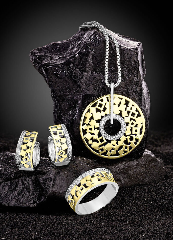 Chique creolen in twee kleuren met zirkonia 