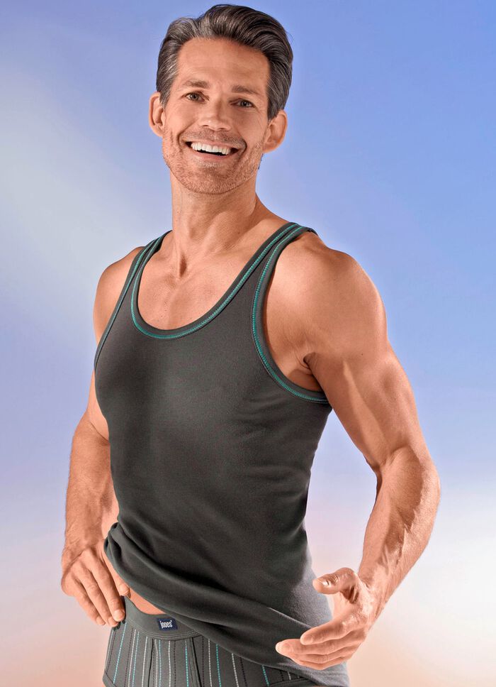 Set van vier sportjassen 