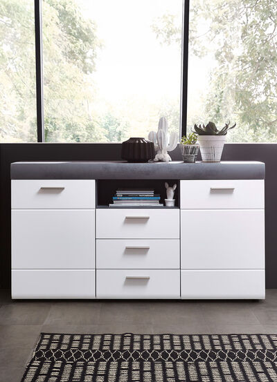 Sideboard met schuiflades en deuren voorzien van een Softclose-systeem en automatisch intrekmechanisme 
