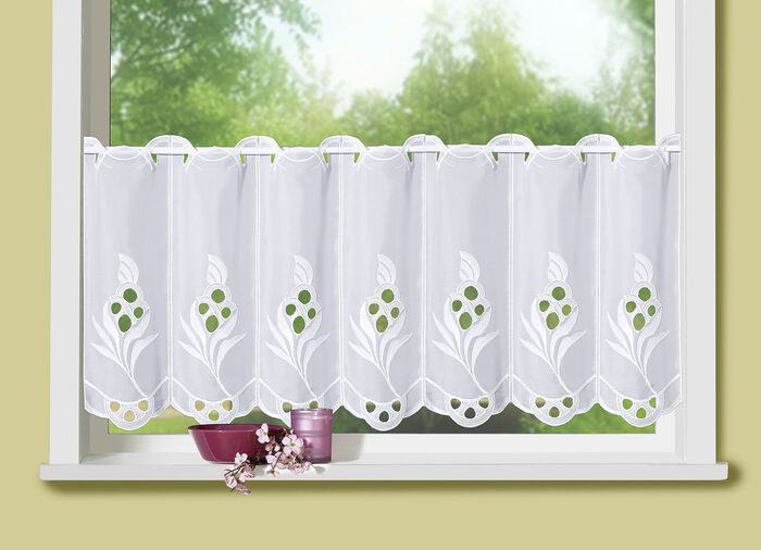 Korte vitrage met echt Plauener kant 