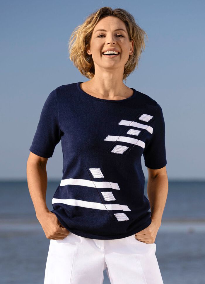 Trui met inlegwerk aan de voorkant 