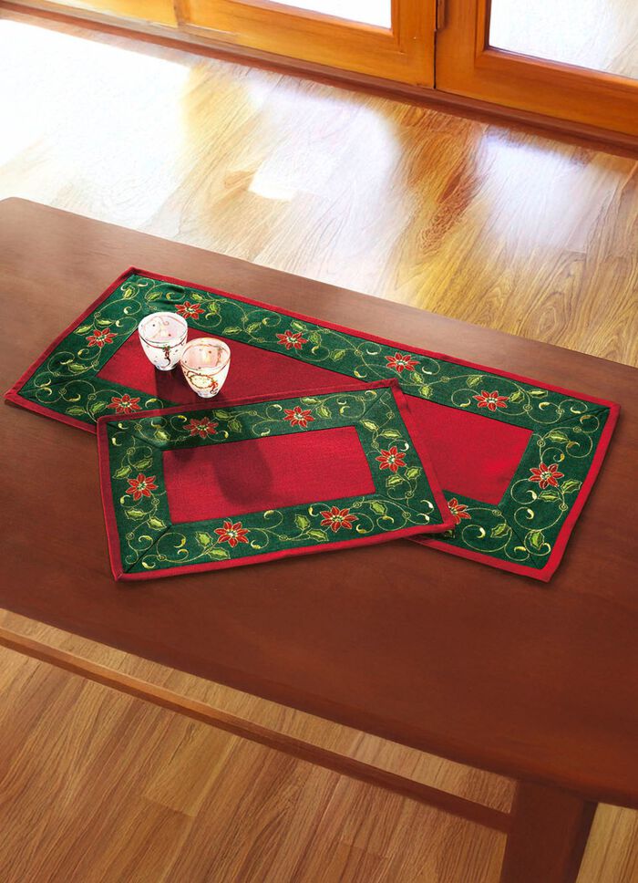 Traditionele tafel- en kamerdecoratie met Ilex-takmotieven 