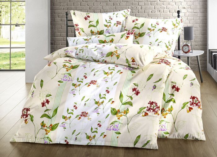 Satijnen beddengoedset van Mesana GEEL