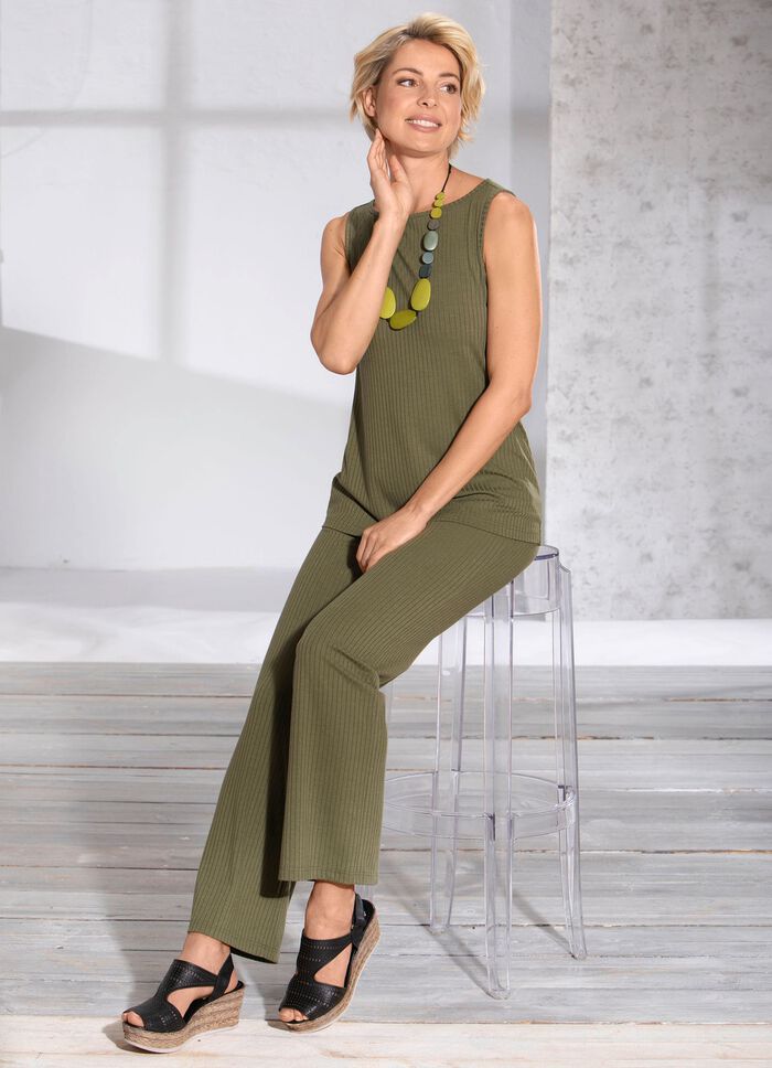 Tanktop met modieuze platte halslijn in 2 kleuren 