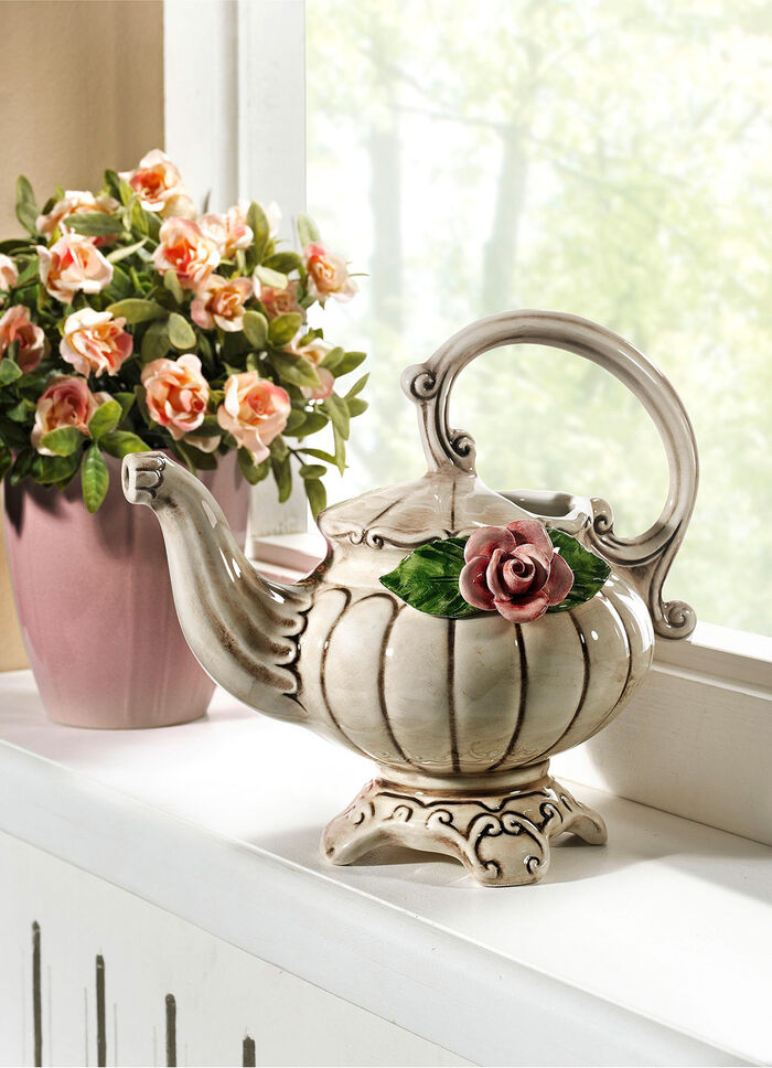 Schenkkan met rozenapplicatie 