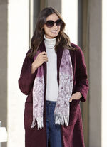 Sjaal met fantasiebloesem 