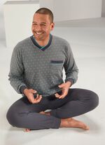 Pyjama met V-hals, borstzak en manchetten en beenmanchetten 