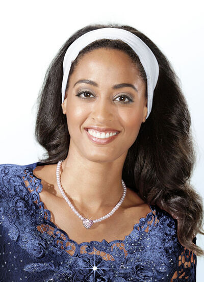 Halsketting met decoratieve kralen en strass hartje 