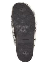 Slippers gemaakt van bedrukt pluche materiaal ECRU-GRIJS