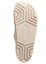 Muiltjes van ELENA EDEN met trendy klinknagels BEIGE