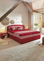Gestoffeerd bed met ruime bedkast 