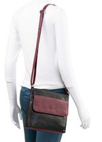 Laurina, tas, dames, met verstelbare schouderband ZWART-BORDEAUXROOD